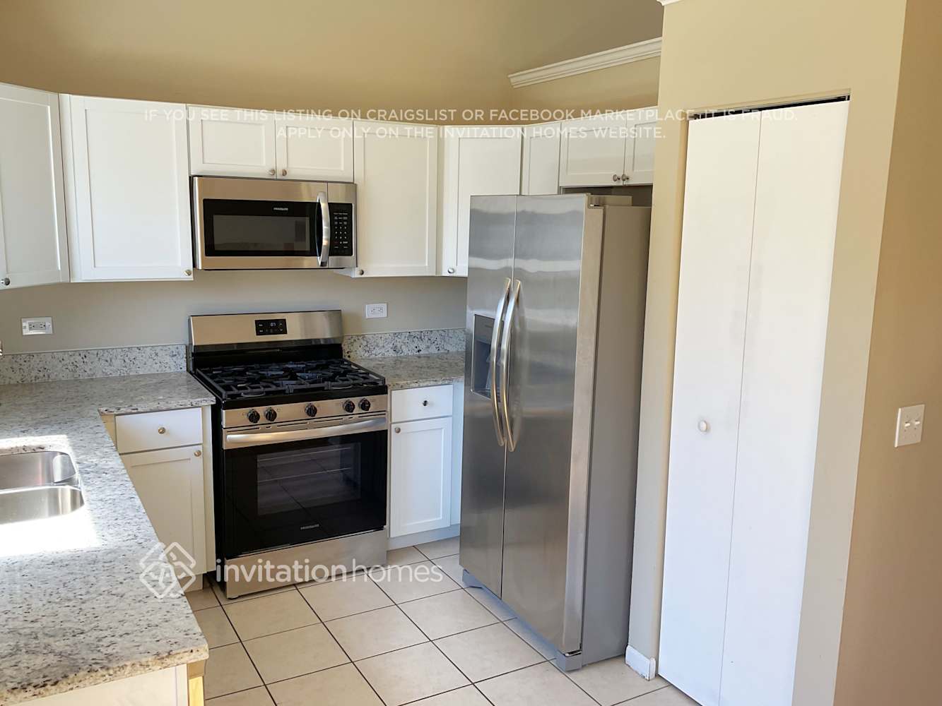 Building Photo - 1323 Locust Ct