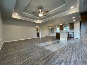 Building Photo - Beautiful 3/2 home in convenient location