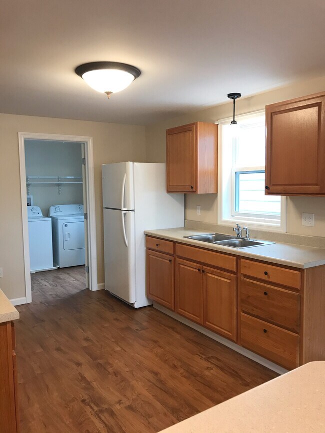 KITCHEN - 2206 Union Ave