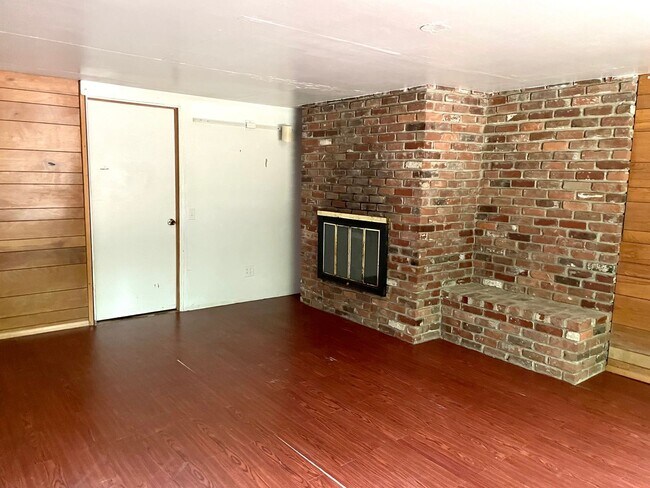 Building Photo - 2309 N Headley Rd
