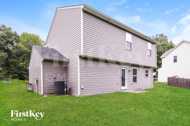 Building Photo - 2204 Matthew Oaks Ct