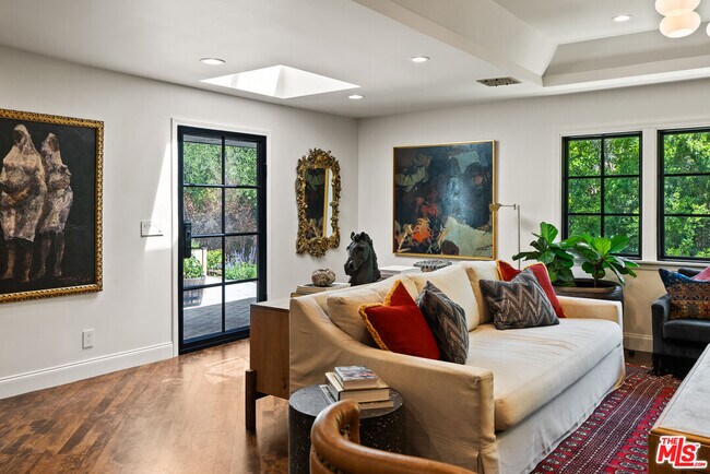 Building Photo - 6 Buckskin Ct