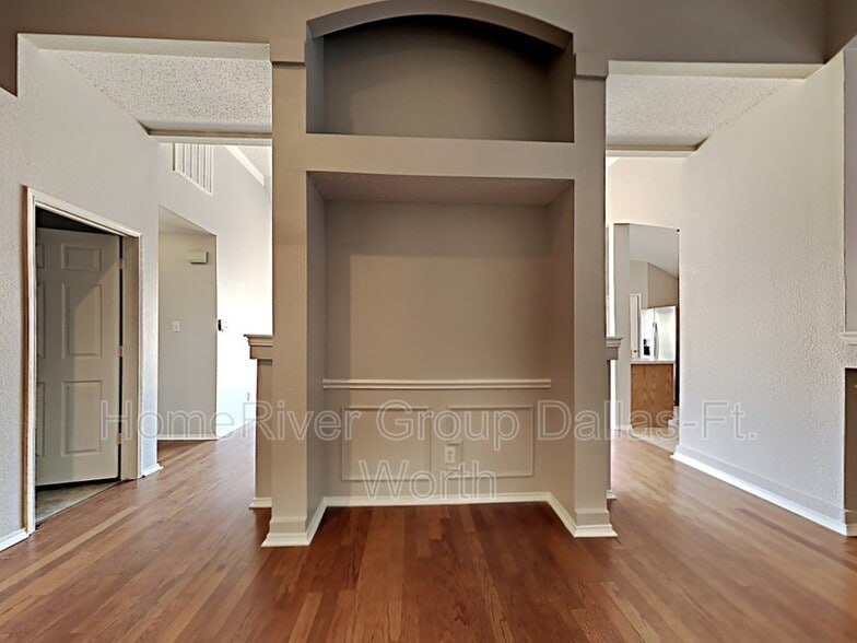 Building Photo - 7209 Chaucer Dr