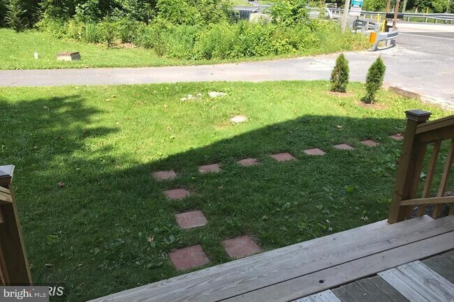 Building Photo - 2472 Waynesboro Pike