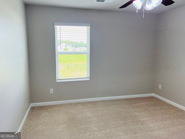 Building Photo - 19 White Spruce Wy