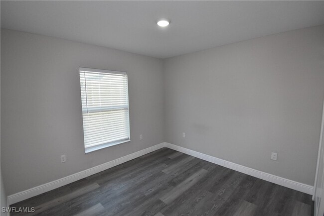 Building Photo - 202 Seagrape St