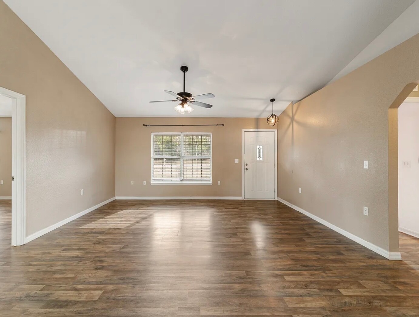 Building Photo - 6930 Bahia Rd