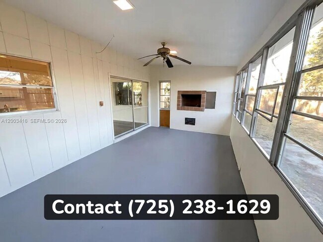 Building Photo - 153 SE Calmoso Dr