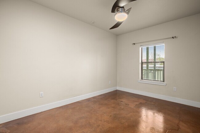 Building Photo - 1807 Poquito St