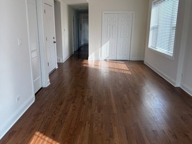 Building Photo - 4435 S Washtenaw Ave.