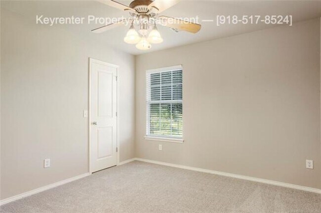 Building Photo - 3 Bed | 2 Bath | Jenks