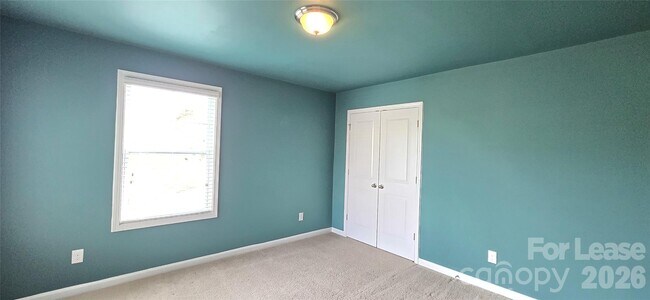 Building Photo - 990 Pennington Dr