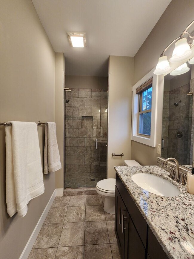 Building Photo - Arden Rental!