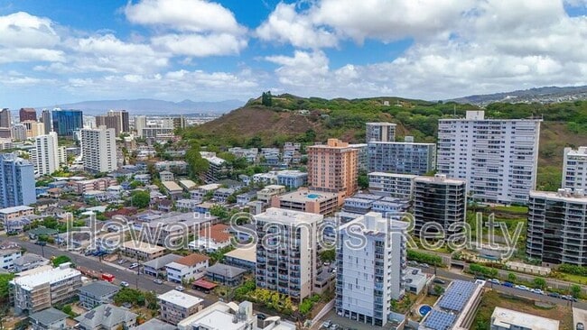 Building Photo - 1560 Thurston Ave