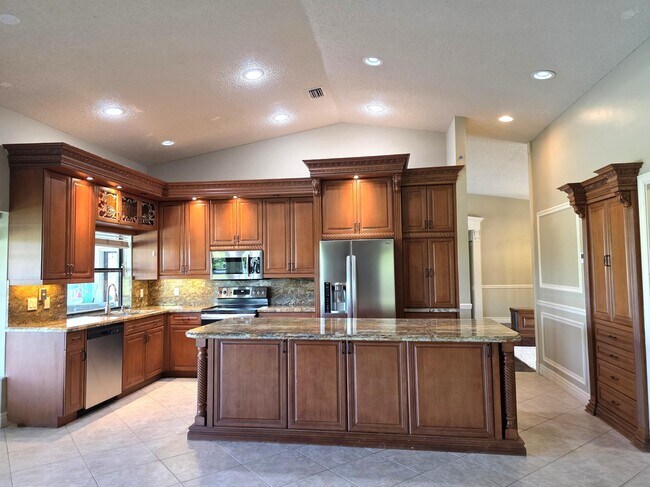 Building Photo - 11630 Island Lakes Ln
