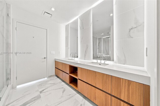 Building Photo - 1400 Biscayne Blvd