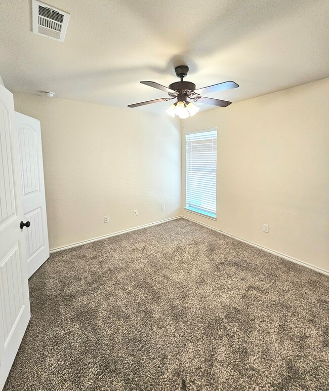 Building Photo - 1804 Rattler Ln