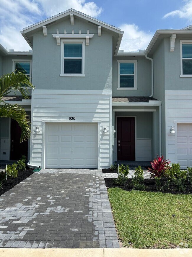 Building Photo - Veranda Landings