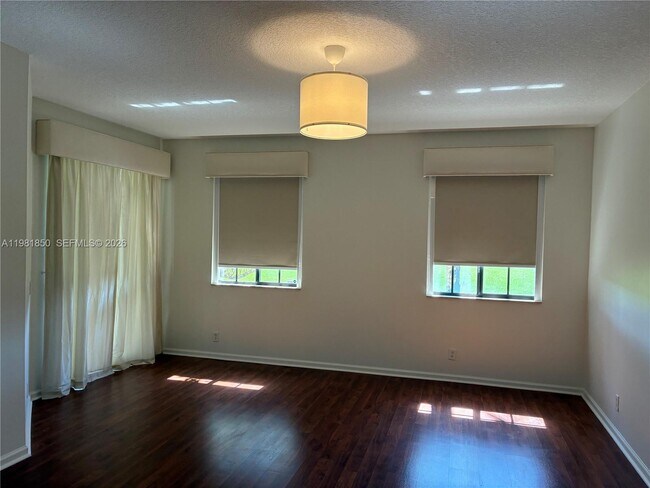 Building Photo - 2757 Center Ct Dr