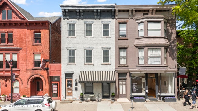 Primary Photo - 362 Warren St