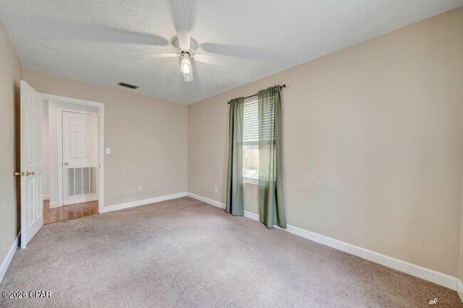 Building Photo - 108 N Marie Dr