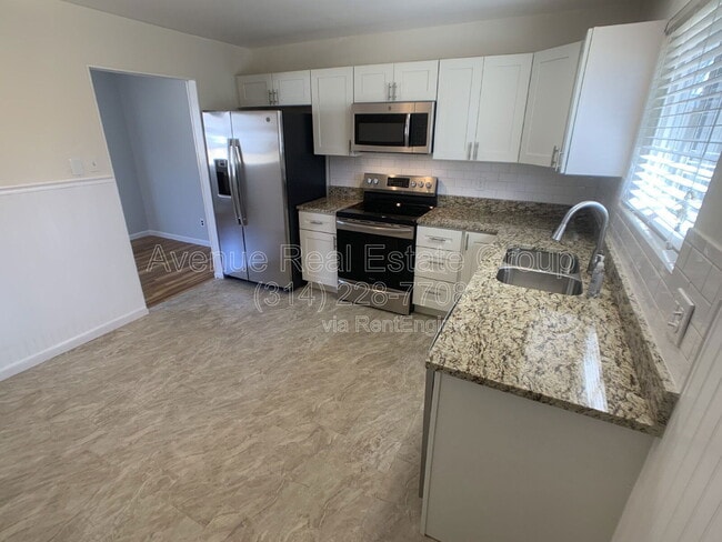 Building Photo - 858 Hazelvalley Dr