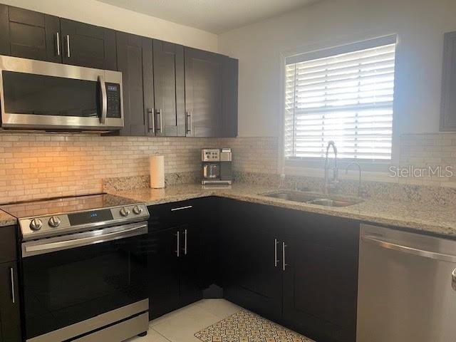 Building Photo - 136 Pompano Dr SE