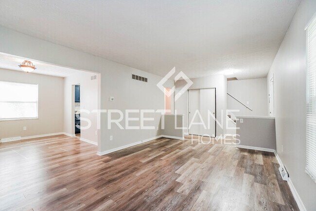 Building Photo - Charming 4 Bedroom in Reynoldsburg!