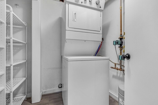 Building Photo - 2 Clover Hill Rd