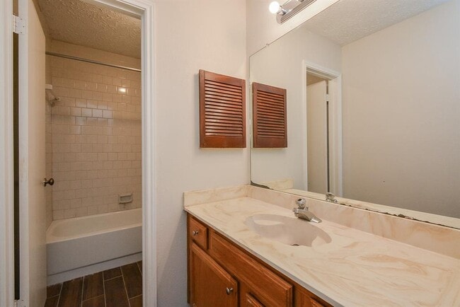 Building Photo - 6206 Bryant Pond Dr