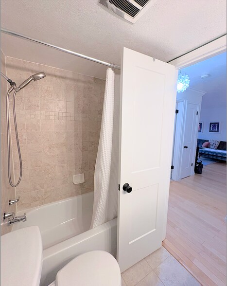 Building Photo - 252 N Pennsylvania St