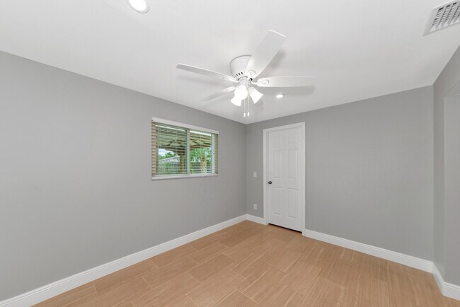 Building Photo - 5823 22nd St W