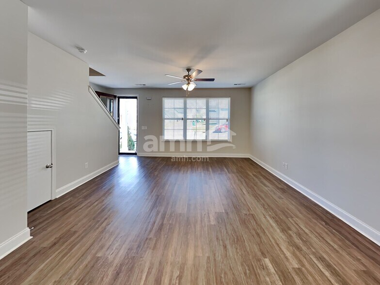 Building Photo - 5348 Tupelo St