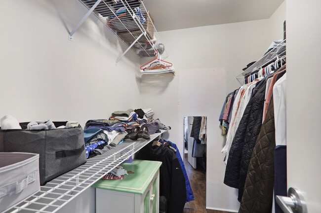 Building Photo - 3235 Roswell Rd NE