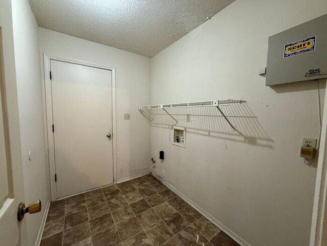 Building Photo - Gulf Breeze - Sandpiper Village - 3 bedroo...