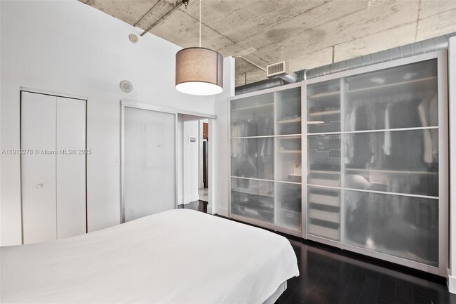 Building Photo - 2001 Biscayne Blvd