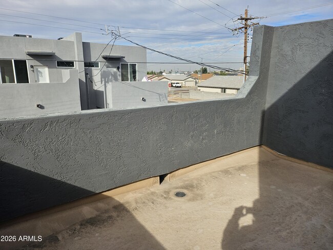 Building Photo - 1402 S 10th Ave