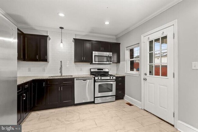 Building Photo - 2456 Keyway