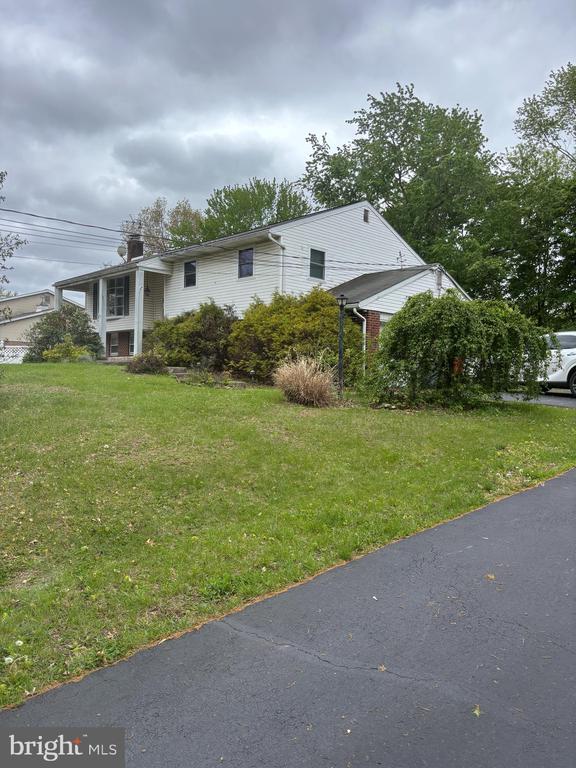 Building Photo - 2435 Welsh Dr