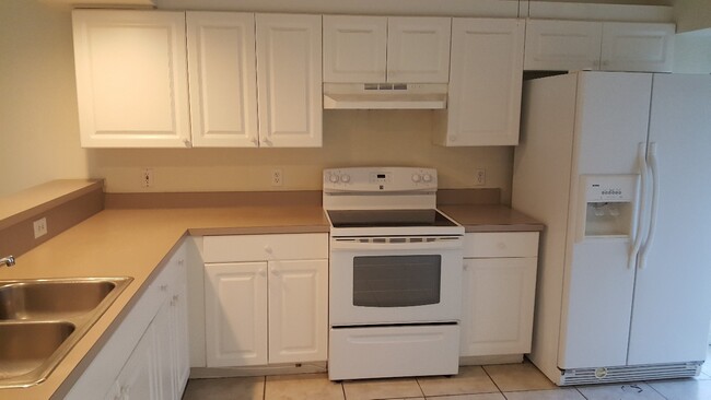 Building Photo - Affordable 3 bedroom 2 bath 1 car garage d...