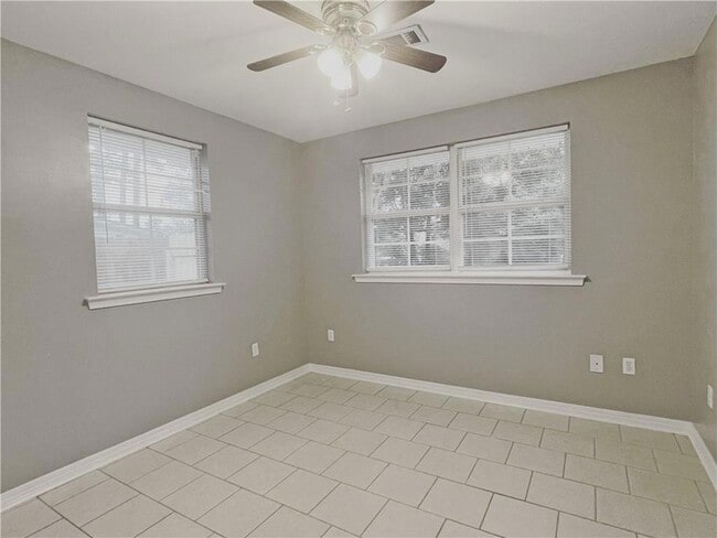 Building Photo - 281 Olive Dr