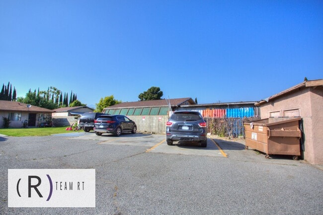 Building Photo - Adorable Newly Remodeled 1 Bed 1 Bathroom ...