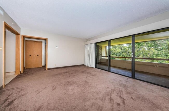 Building Photo - 36750 US Hwy 19 N