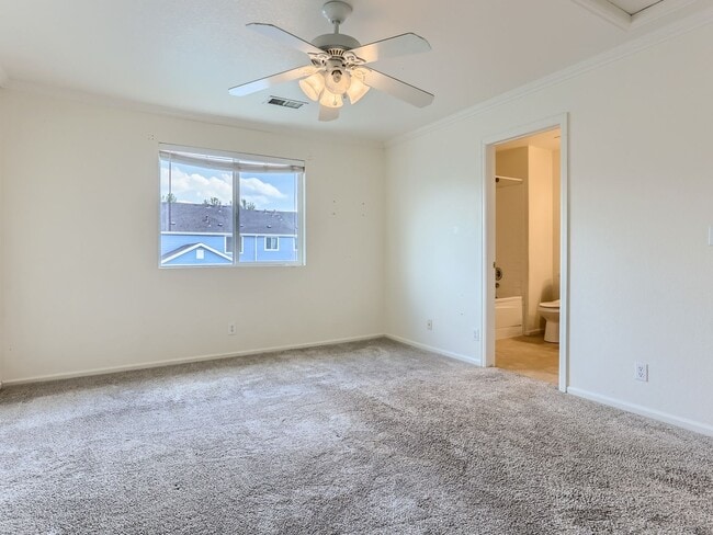 Building Photo - Amazing 2BR, 3BTH w/Garage in First Creek