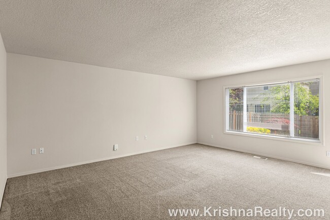 Building Photo - Charming 3 BD* 2.5 BA* Single Family Home ...