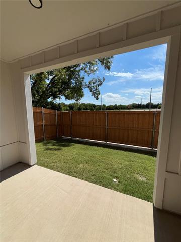 Building Photo - 300 Lucas Ln