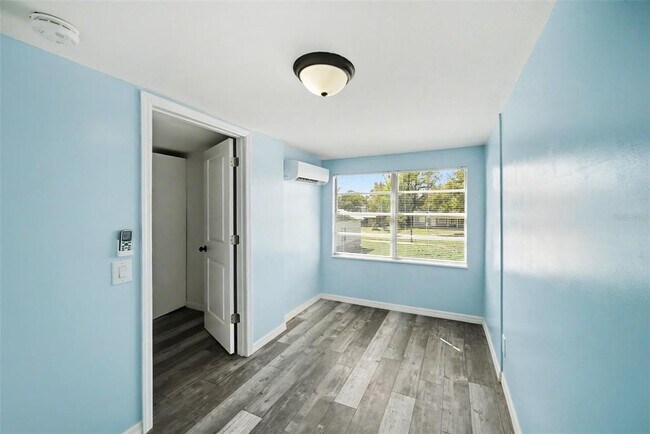 Building Photo - 38250 13th Ave