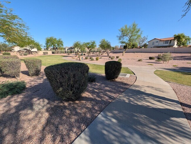 Building Photo - 3 Bedroom Plus an Office Home in the Candlewood Community Near S Cooper Rd and W Warner Rd!