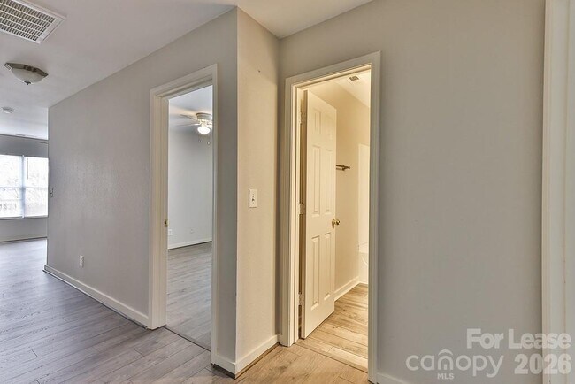 Building Photo - 8946 Chalkstone Rd