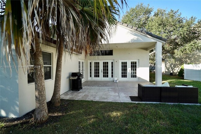 Building Photo - 658 Stanton Dr